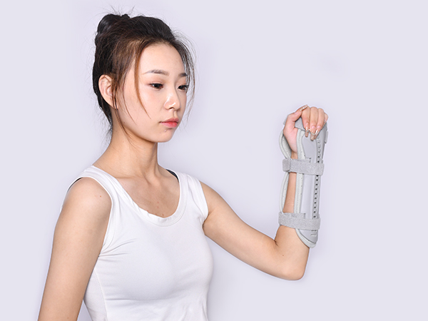 手腕尺橈骨腕關節遠端前臂手臂骨折固定器護腕支具吊帶護具夾板