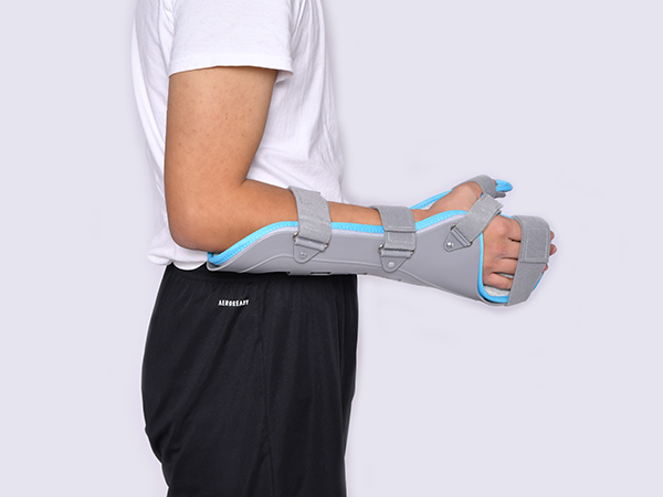 手部固定支具康復支撐夾板護具夜間休息手掌前臂綁帶遠端扭傷手托